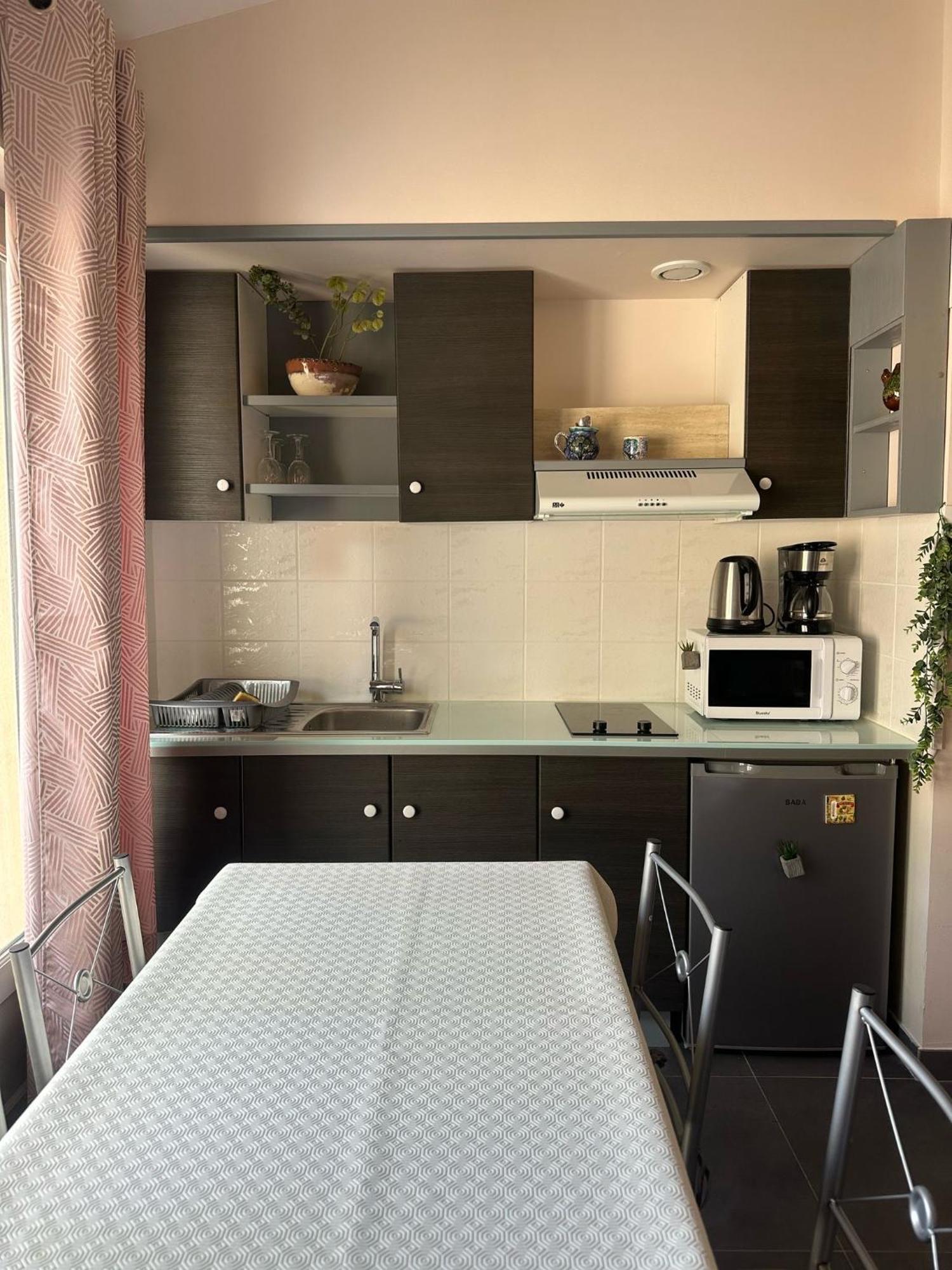Studio Calme Et Agreable Avec Acces Jardin Partage Le Bar-sur-Loup Kültér fotó