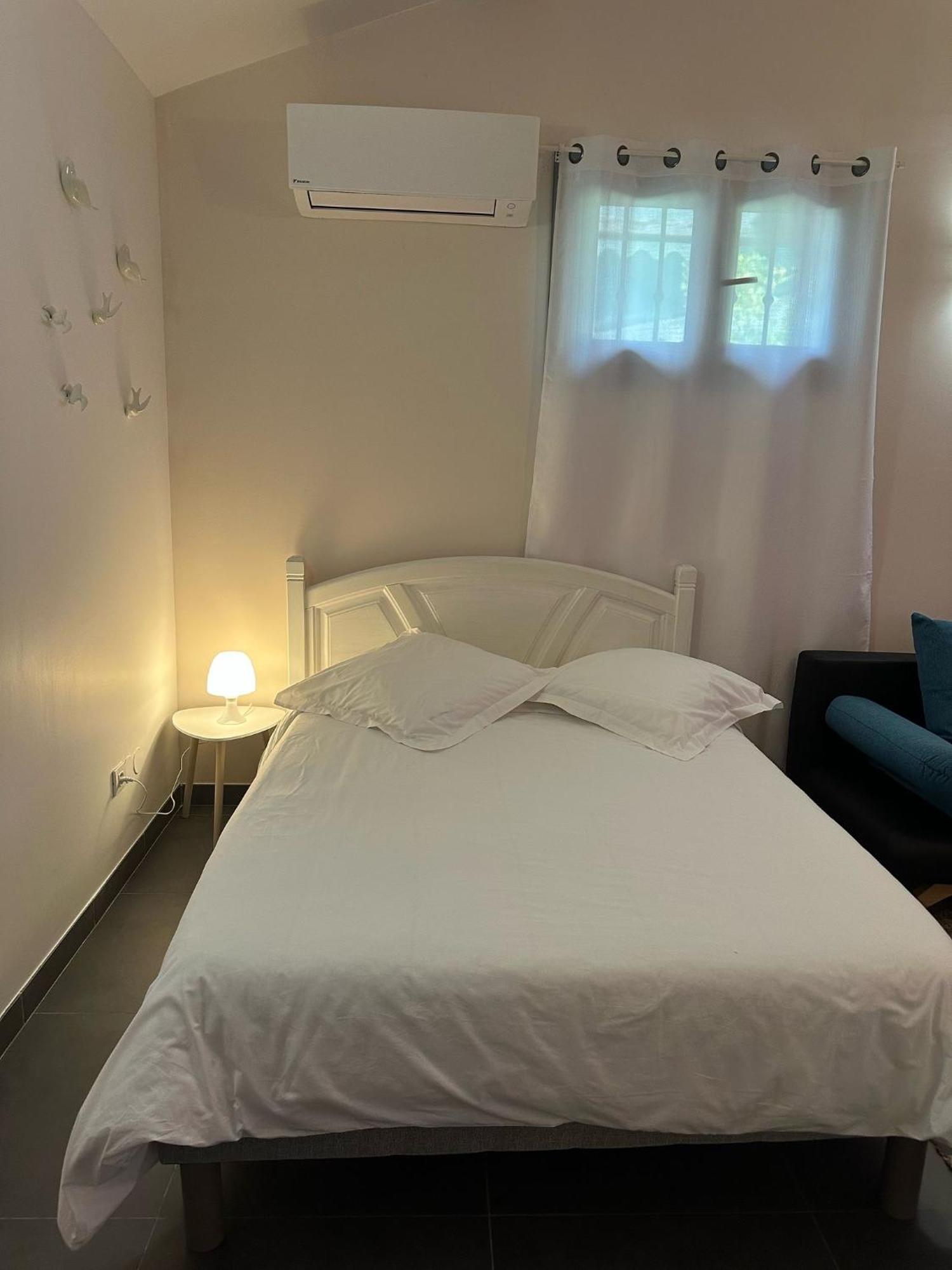 Studio Calme Et Agreable Avec Acces Jardin Partage Le Bar-sur-Loup Kültér fotó