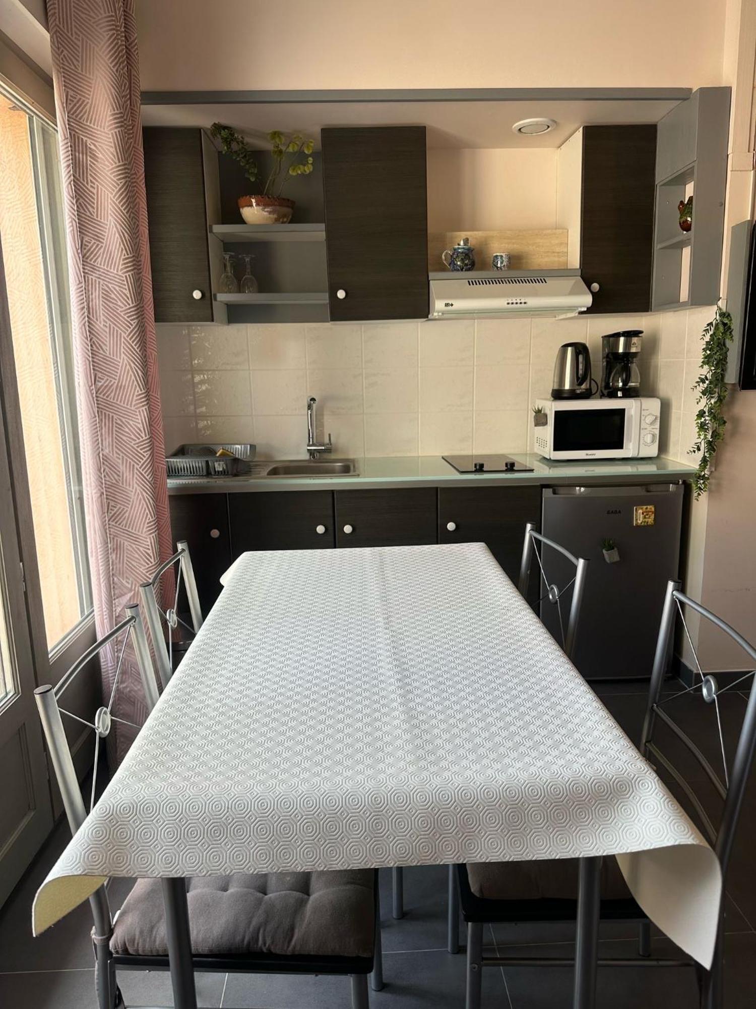 Studio Calme Et Agreable Avec Acces Jardin Partage Le Bar-sur-Loup Kültér fotó